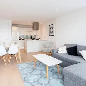  Apartment Stunning 2 Bed - Canary Wharf