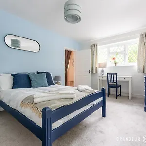 https://little-forest-lodge-by-grandeur-property.bournemouth-hotels.org