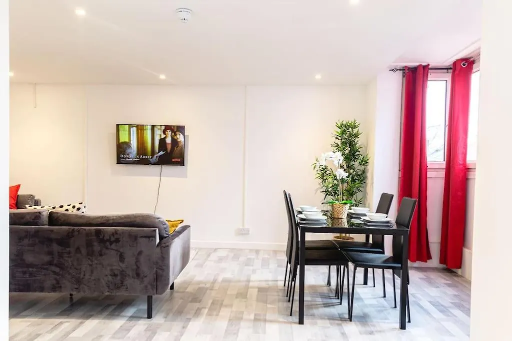 2 Bed With Free Parking Apartment London United Kingdom