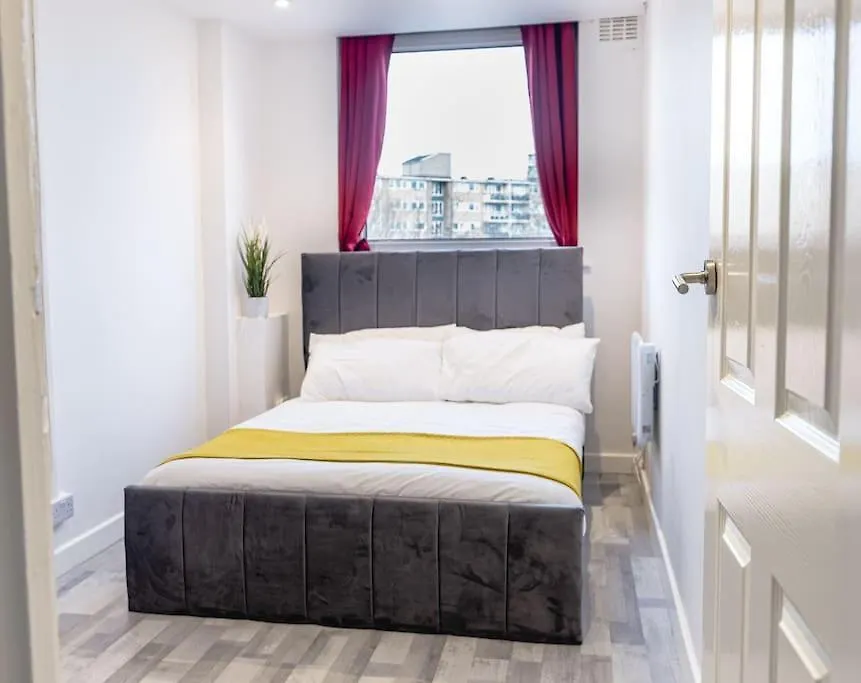 2 Bed With Free Parking Apartment London 0*,