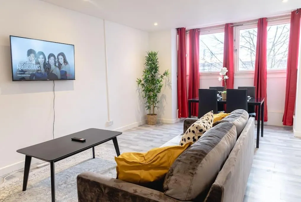 2 Bed With Free Parking Apartment London United Kingdom